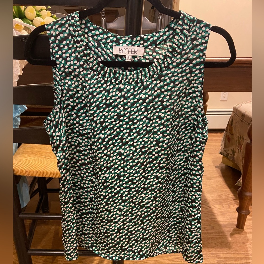 Kasper multi polka dot sleeveless shell green/black/white size Small